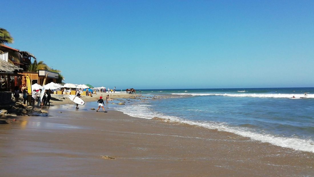 Playa de Máncora en el norte del Perú