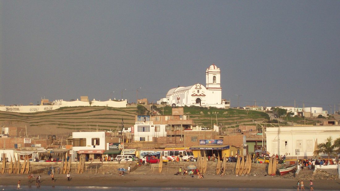 Caballitos de totora en Huanchaco